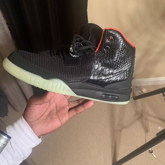 Nike Air Yeezy 2 NRG Solar Red 2012 - Size 12